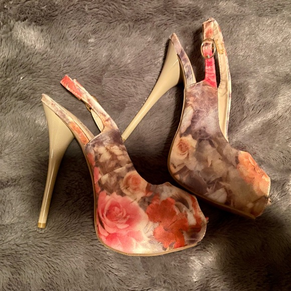 New Venus Floral Heels - Picture 4 of 4